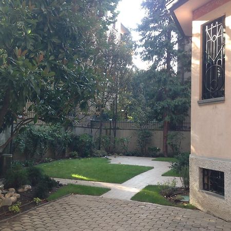 Suite Home Milano Fiera Exterior photo