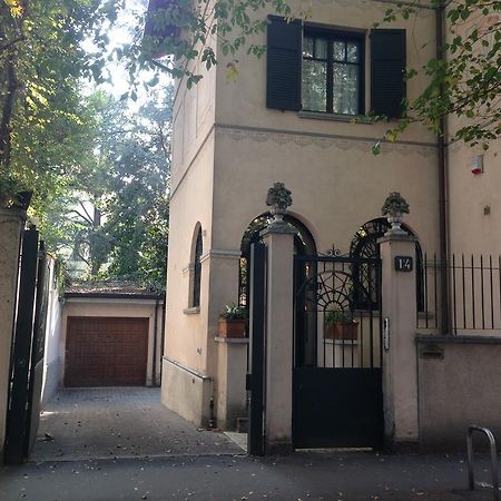 Suite Home Milano Fiera Exterior photo