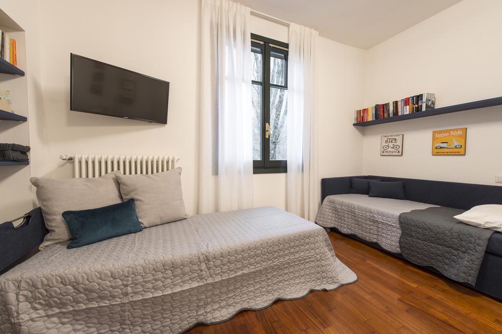 Suite Home Milano Fiera Exterior photo